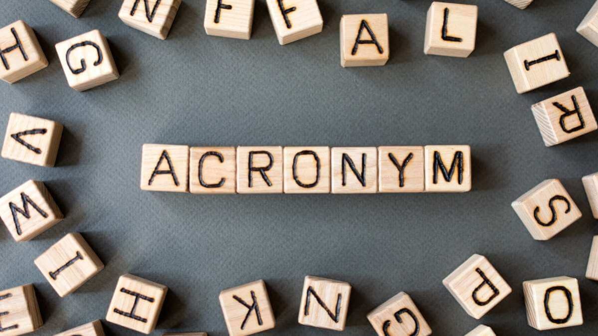 Come usare gli acronimi in scrittura - tecniche e consigli essenziali